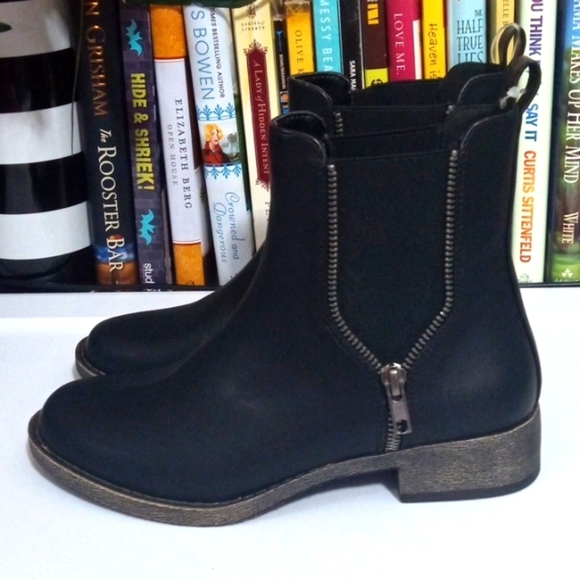 ROCKET DOG BLACK PULL-ON MOTO ANKLE BOOTS SIZE 6.5 NWT - Picture 3 of 12